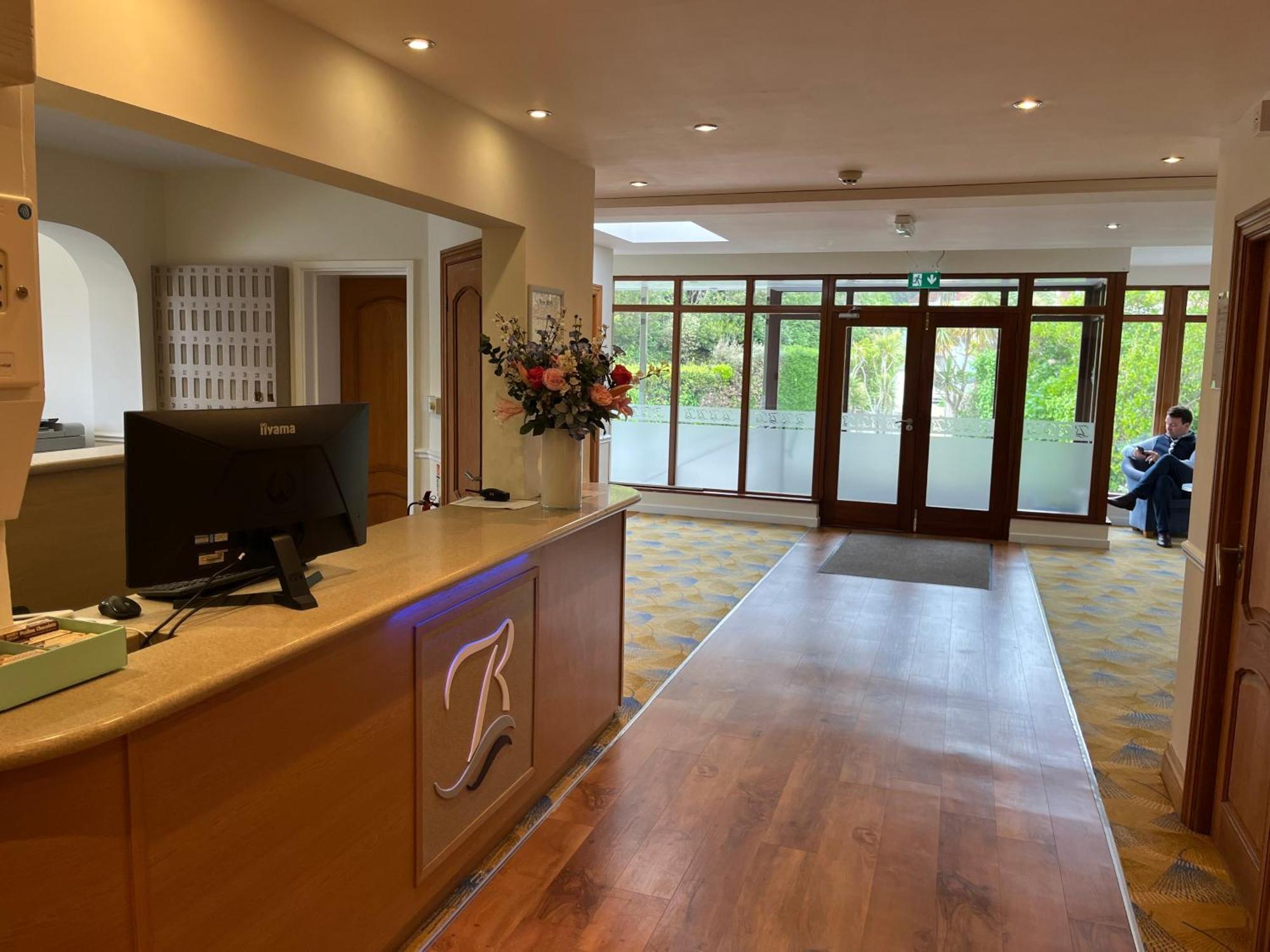 Biarritz Hotel St Brelade Εξωτερικό φωτογραφία